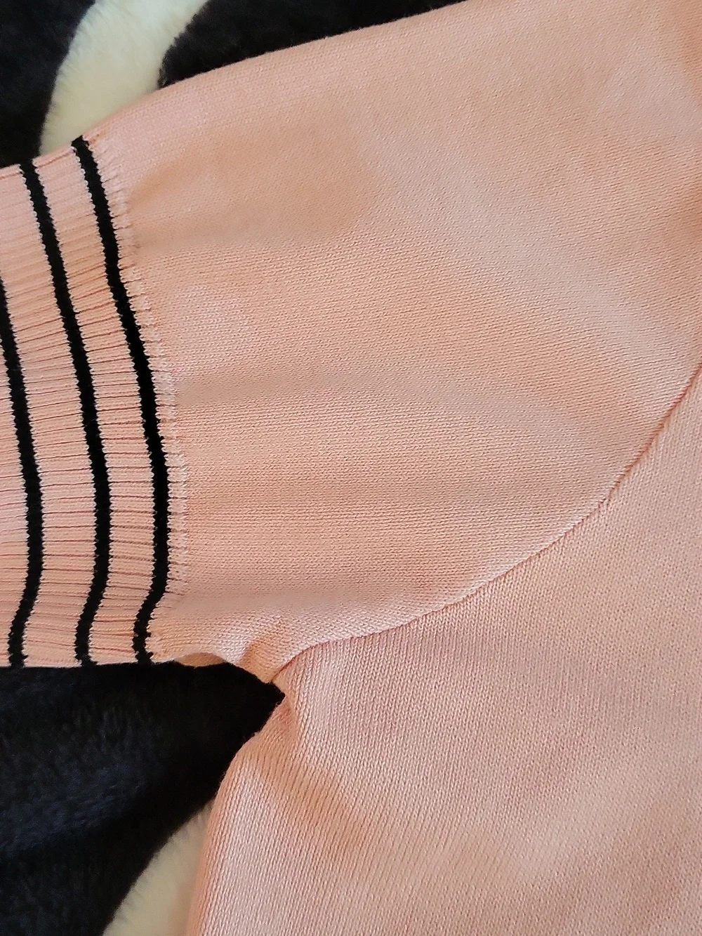 Prada Pink Logo Short-Sleeve Knit Top 20 Across 21 Up & down - Picture 5 of 12